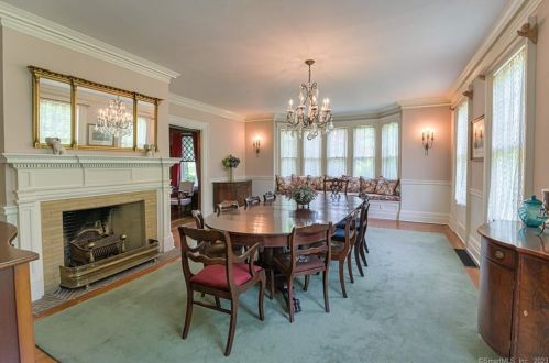 212 Main St, Ridgefield CT 06877-4922 exterior