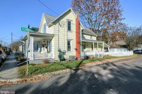 302 2nd St, Hummelstown PA  17036-1709 exterior