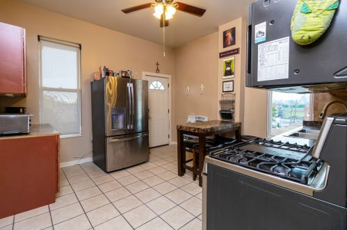 2726 Adams St, Chicago, IL 60612-2817