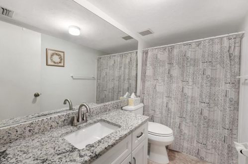 4039 Northlight Dr, Naples FL 34112-5065 exterior