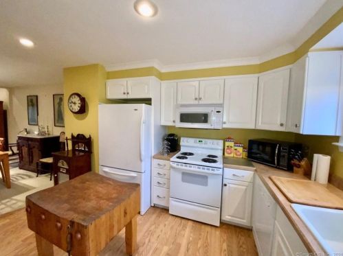 234 Ledge Dr, Torrington CT 06790-2245 exterior