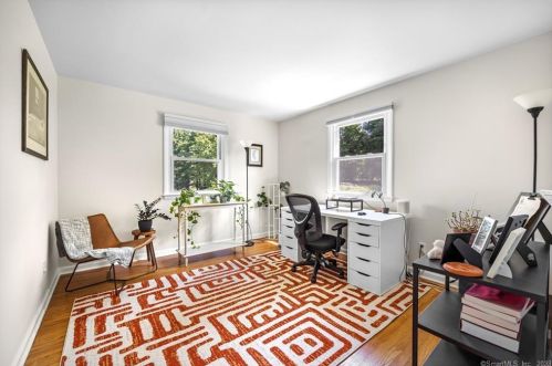 17 Ridgecrest Dr, Ridgefield CT 06877-2534 exterior