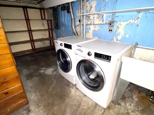 6100 Kilpatrick Ave, Chicago IL 60652-3516 exterior