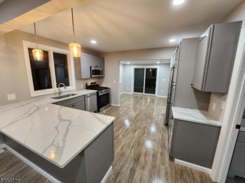 17 Grandview Ln, West Milford Lakes NJ  07480-1424 exterior