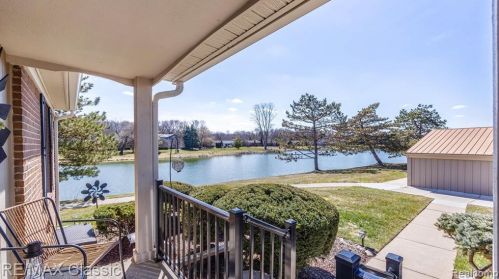 22158 Edgewater, Novi MI  48375-5014 exterior