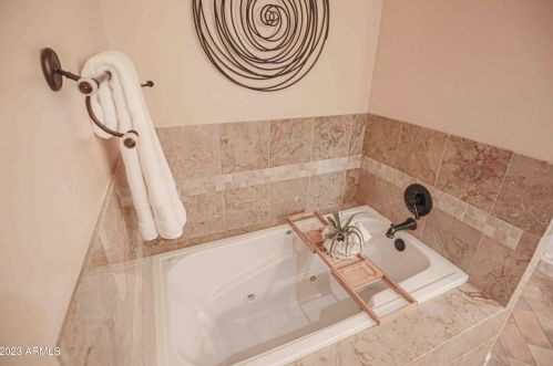 902 Claremont St, Phoenix AZ  85013-1360 exterior