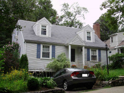 17 Wallace St, Newton, MA 02461-1921
