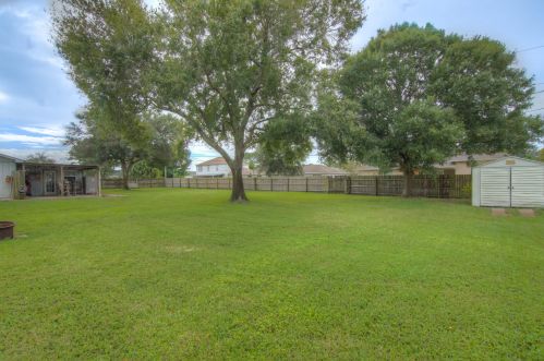 3832 Chicopee St, Fort Pierce FL 34953-5373 exterior