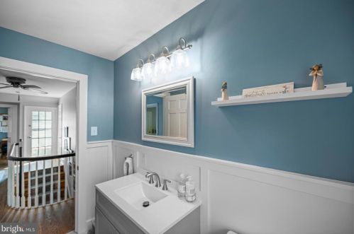 5 Lexington Ave, Pittsburgh PA 15215-3218 exterior