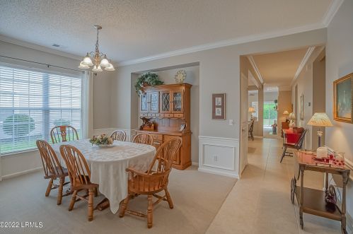 27 Crescent Creek Dr, Bluffton SC 29909-6211 exterior