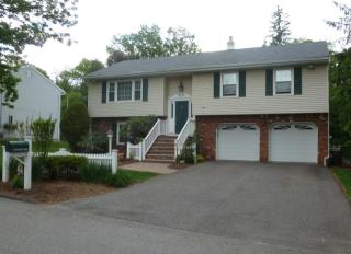 11 Ratcliffe Rd, Wayne, NJ 07470-2706