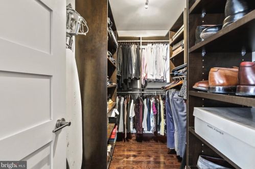 7 Hanover Ct, Princeton NJ 08540-7067 exterior