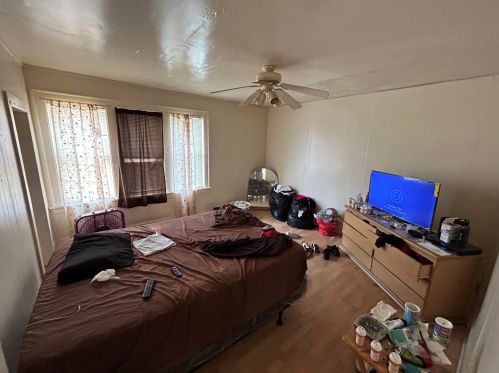 2470 7th St, Milwaukee, WI 53215-3227