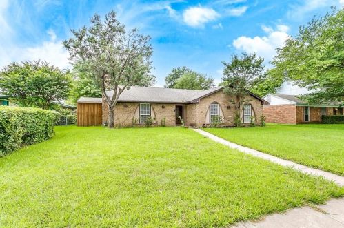 7110 Bayberry Ln, Dallas, TX 75249-1009