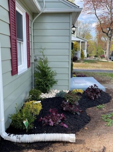 52 Mandalay Rd, Springfield, MA 01118-2025