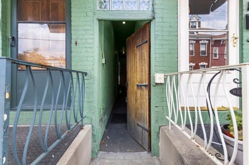 186 45 St, Pittsburgh PA 15201-3056 exterior