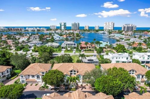 161 Colonade Cir, Naples FL 34103-8720 exterior