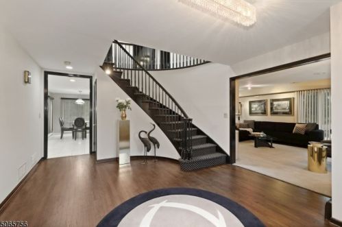 19 Trowbridge Dr, Dover, NJ 07869-4519