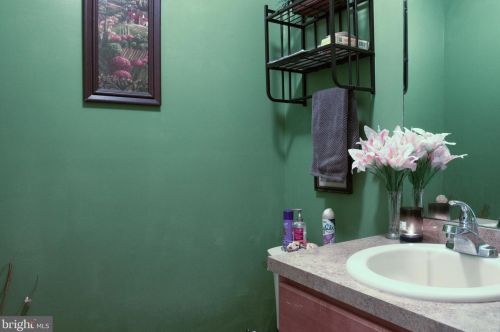 8 Bayleaf Dr, Lumberton Township NJ 08048-4228 exterior