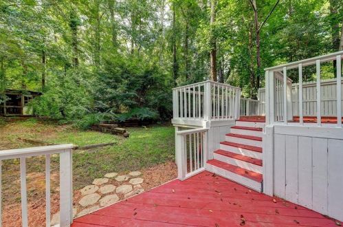 689 Lake Dr, Lithonia GA  30039-6683 exterior