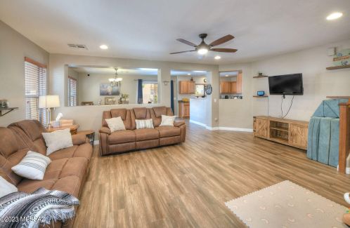 7050 Greeneyes Ln, Tucson, AZ 85756-5128