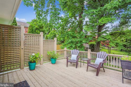 218 Forest Ave, Rockville MD 20850-1820 exterior