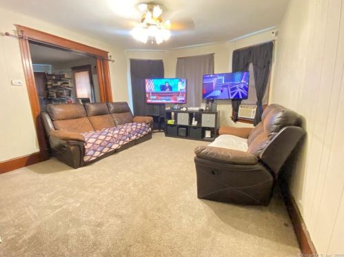 154 Fairview St, New Britain CT 06051-2706 exterior