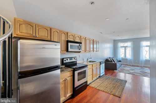 309 Lawrence St, Philadelphia PA 19133-3023 exterior