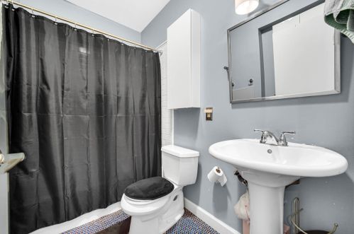 2116 Shakespeare Ave, Chicago IL 60647-3914 exterior