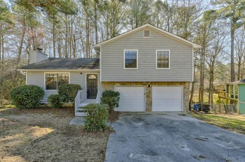 3872 Tree Bark Ln, Lithonia, GA 30039-4356