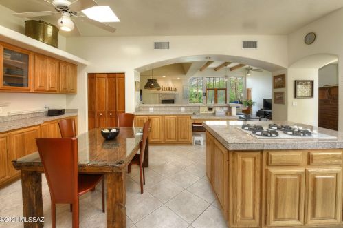 5135 Calle Brillante, Tucson AZ 85718-1800 exterior