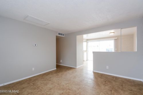 8405 Louise Dr, Tucson AZ  85730-1217 exterior