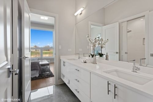 4932 Forrestville Ave, Chicago IL 60615-2407 exterior