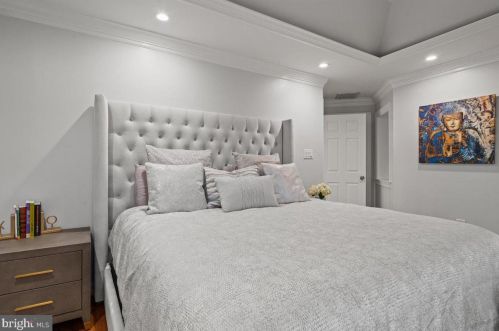 1544 Hampton Hill Cir, Mc Lean VA  22101-6021 exterior