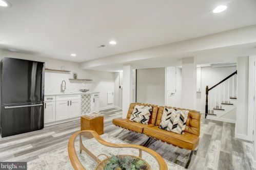 2911 17th St, Washington DC  20018-1825 exterior