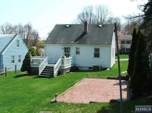 84 Eastview Ave, Mahwah NJ  07430-1268 exterior