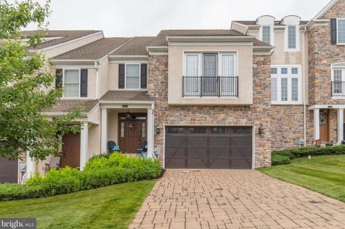 419 Ravenscliff Dr, Media, PA 19063