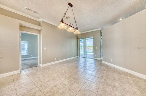 10041 Oasis Palm Dr, Tampa FL 33615-2779 exterior