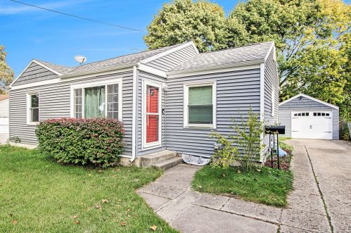 2421 Fulford St, Kalamazoo, MI 49001-4524