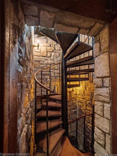 2009 Victoria Hl, Rochester MI exterior