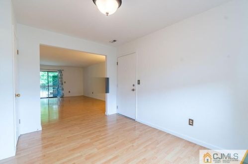 1943 Raspberry Ct, Edison NJ  08817-2731 exterior