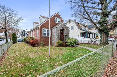 128 Cottage St, Valley Stream NY 11580-4302 exterior