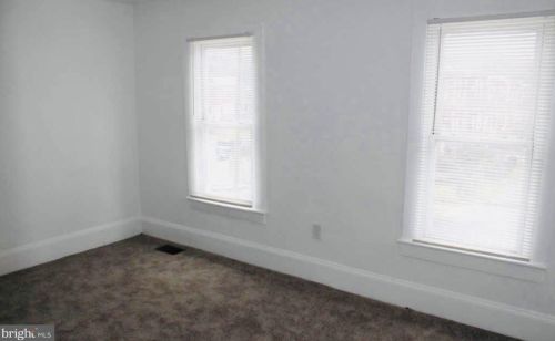 403 6 St, Darby PA 19023-2304 exterior