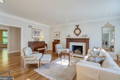 1613 Maddux Ln, Mc Lean VA 22101-3200 exterior