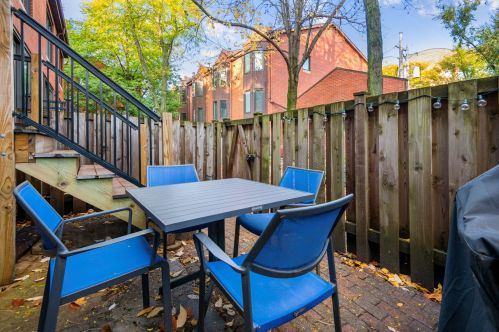 1819 Dayton St, Chicago IL 60614-5003 exterior