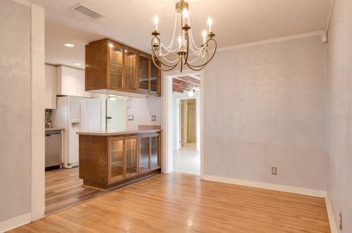 633 Marmora Ave, Tampa FL  33606-4018 exterior