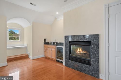 12705 Greenbriar Rd, Rockville MD 20854-6324 exterior