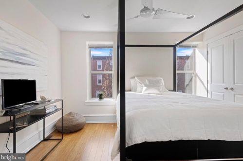 2137 Christian St, Philadelphia PA  19146-1209 exterior