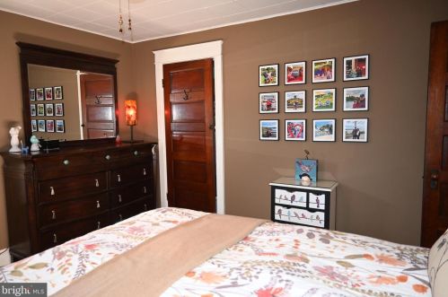 23 Knowles Ave, Manor PA 19036-2104 exterior