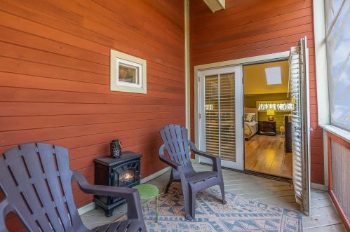 665 Shelby St, Gary IN 46403-2254 exterior